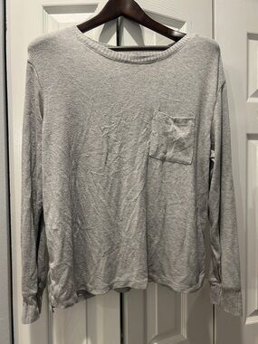 stars above Men's Light Gray Long-Sleeve Pocket Tee